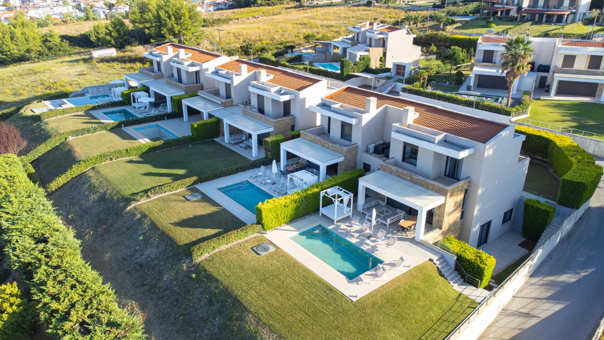 Bellevue Villas With Private Pool Hanioti Exterior photo